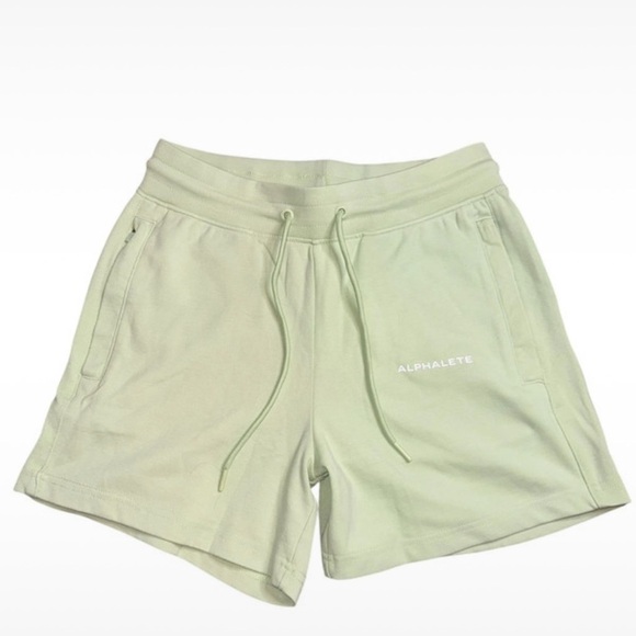 ALPHALETE WOMEN’S CORE SHORTS LIME GREEN MEDIUM - Picture 2 of 6